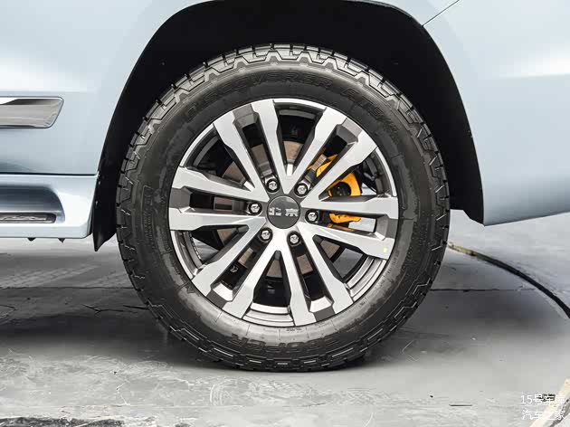 十一版轮圈升级成了20英寸