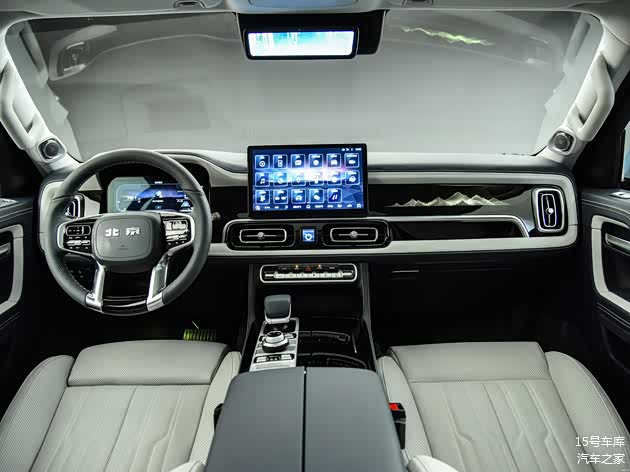 北京BJ60内饰高级感不错