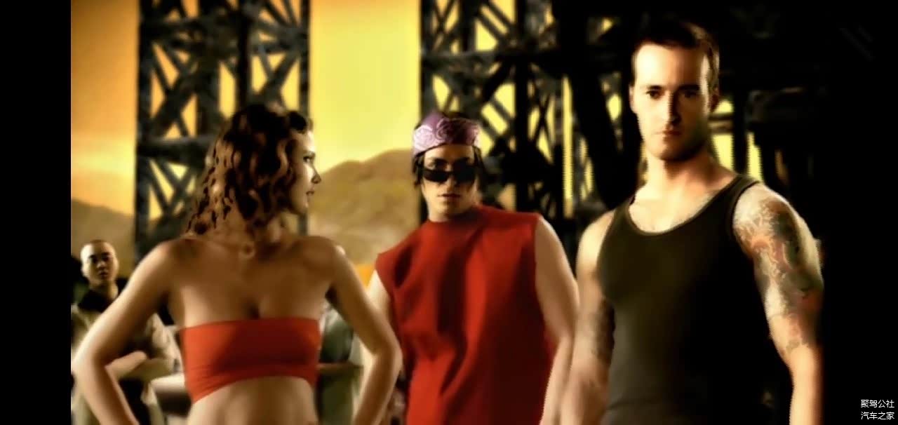 ▲ 蜜雅、朗尼、剃刀