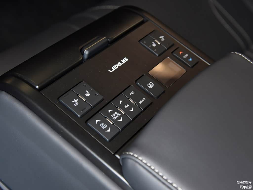 配图为2020款 300h 行政版