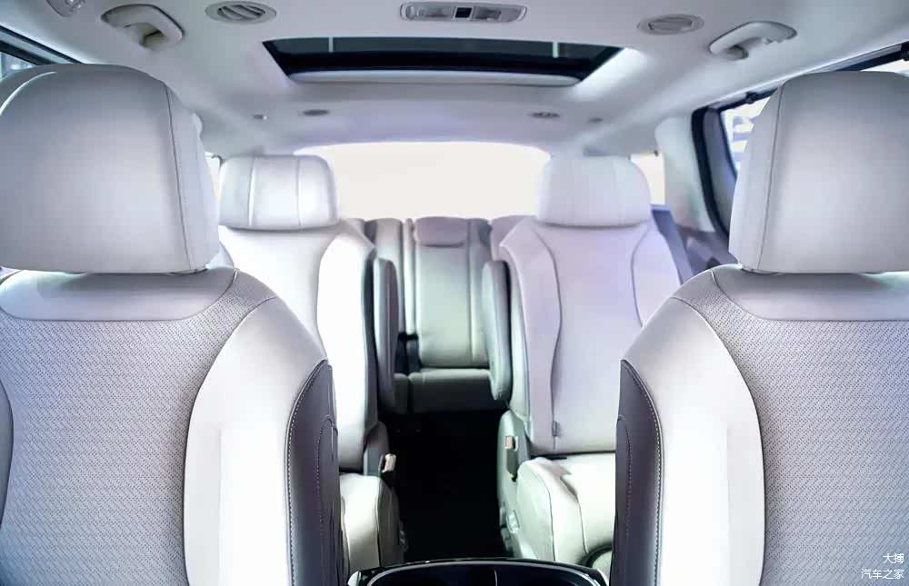 全新起亚Carnival“嘉华”7座布局