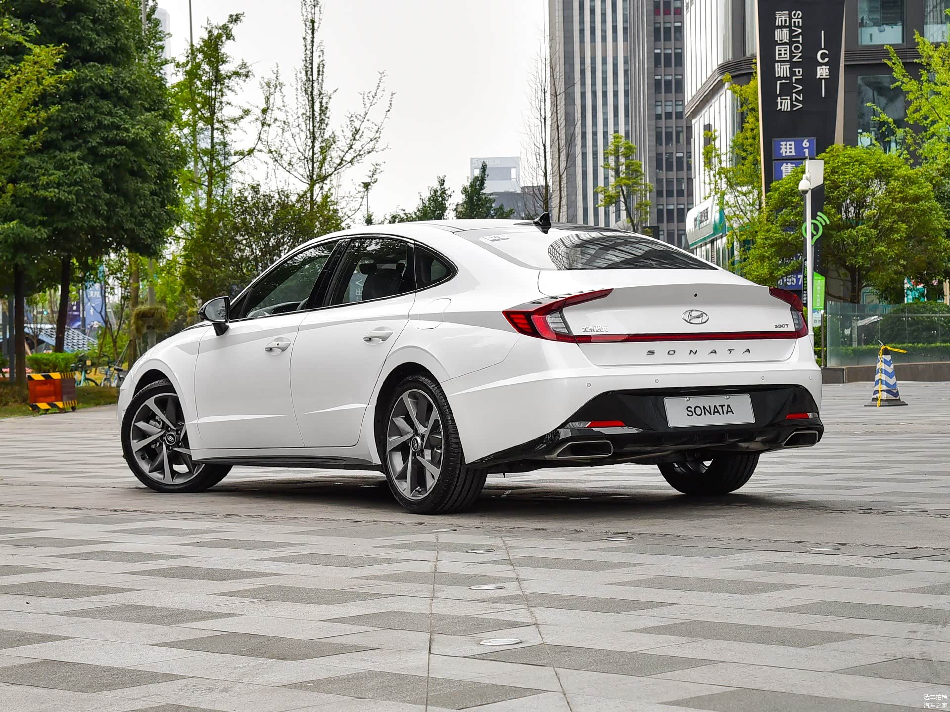 2020款 索纳塔十 380T 基本型/引自汽车之家图库