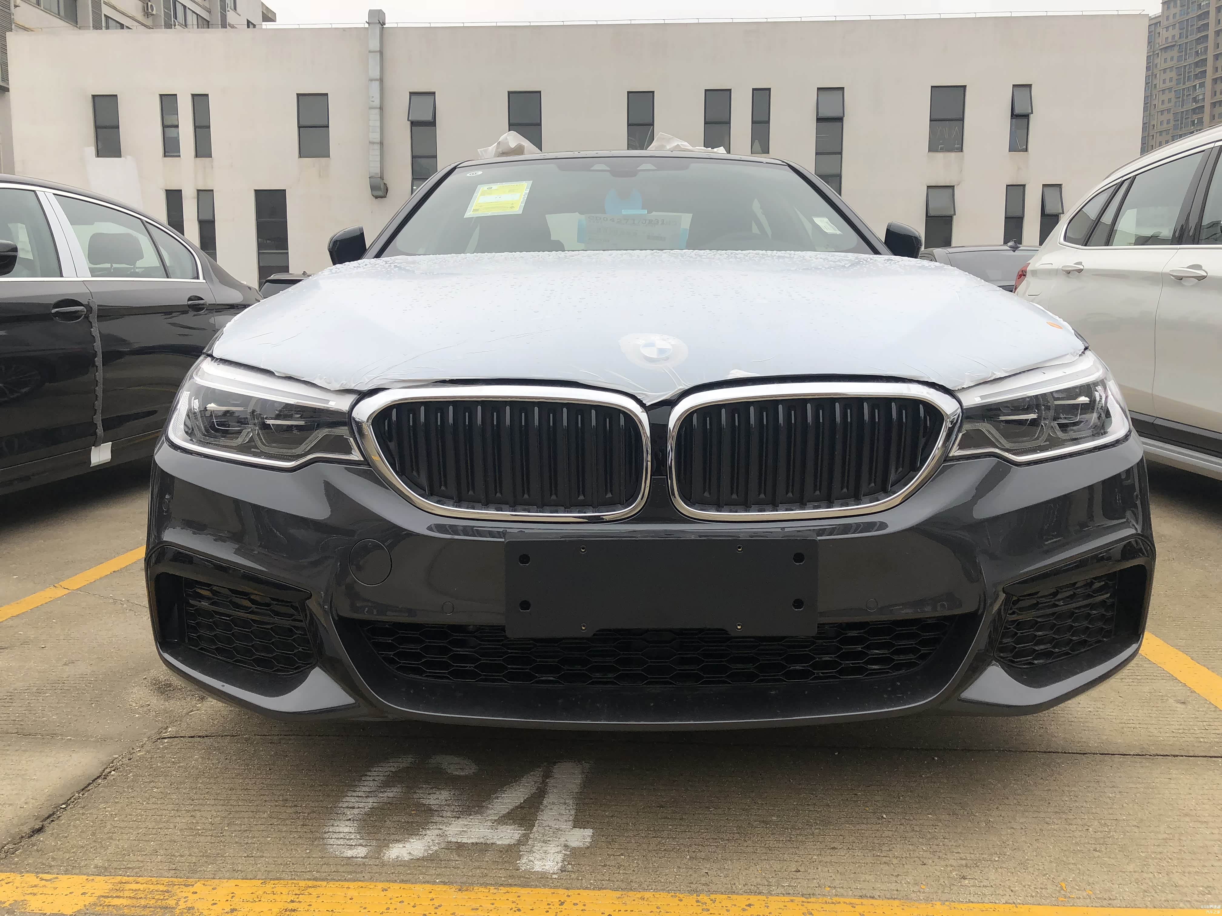 第一次的初遇，还盖着这张这遮羞膜。