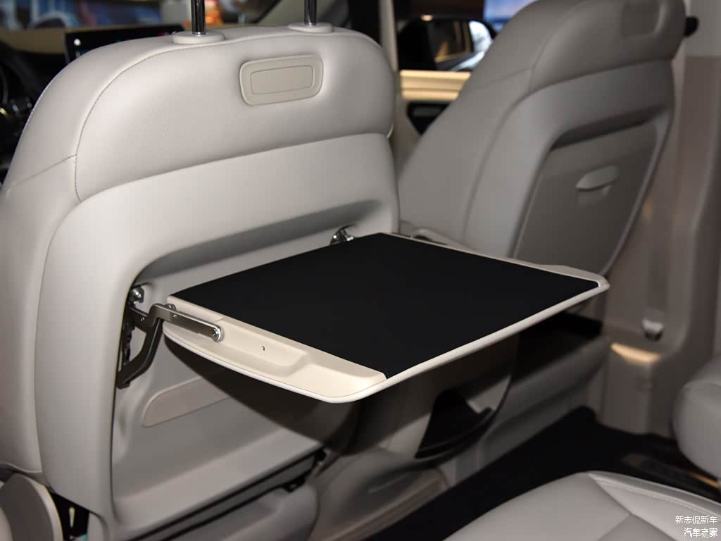 配图为V 260 领航版