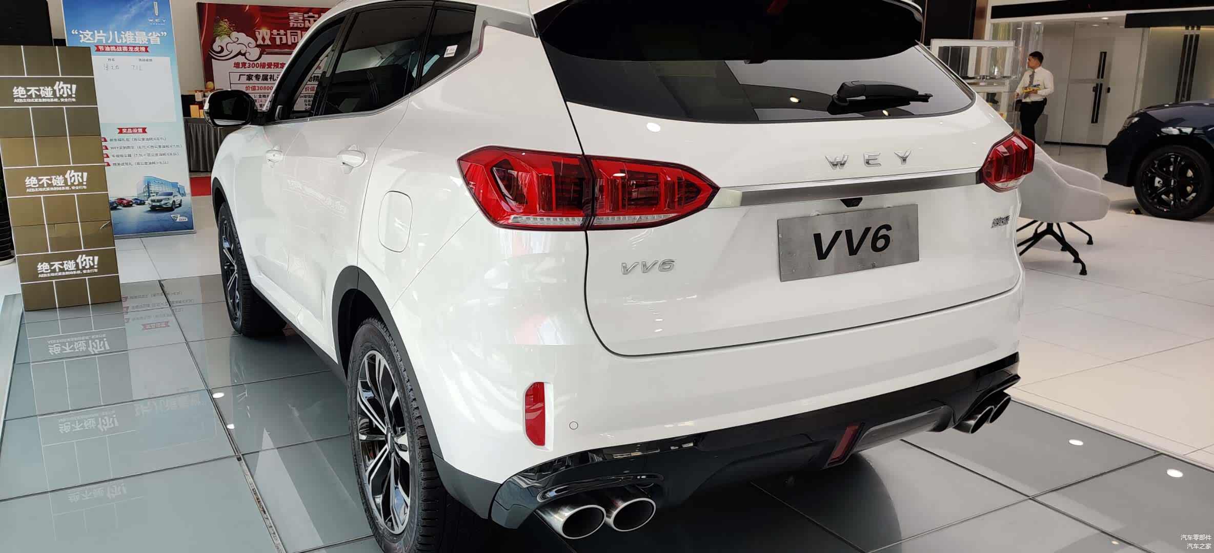 后面就显得很厚实了，尤其是这个角度