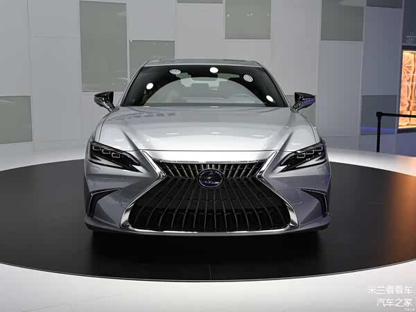 雷克萨斯es,前大灯造型犀利,灯组内配备_车家号_发现车生活_汽车之家