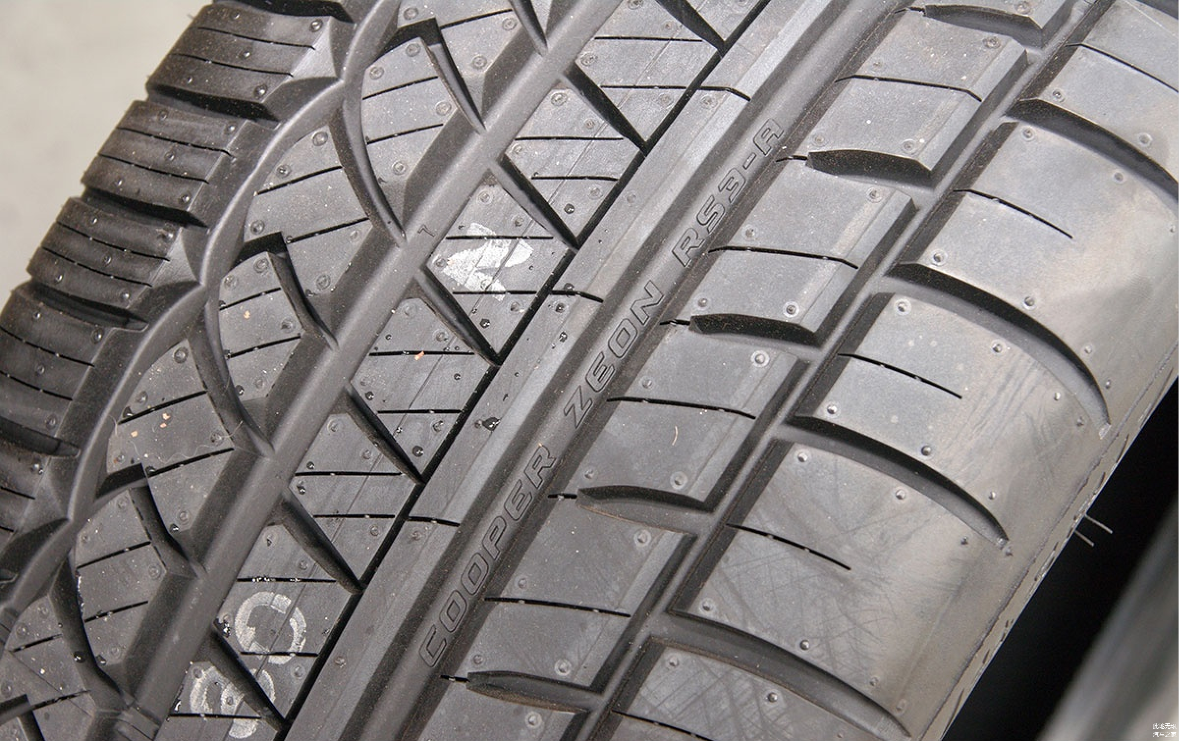 固铂轮胎 驭行 ZEON RS3-A