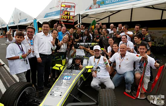 NEXTEV TCR车队夺冠合影