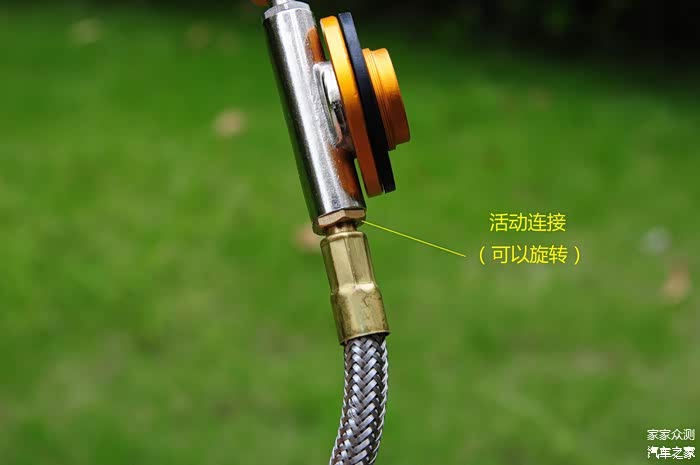 同理，气嘴与软管也是活动连接，可以旋转，避免气管扭曲断裂漏气，设计决定寿命，在细节处体现的淋漓尽致…