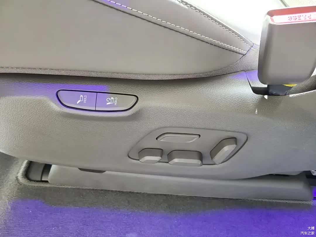 全新起亚Carnival“嘉华”韩版车型配置