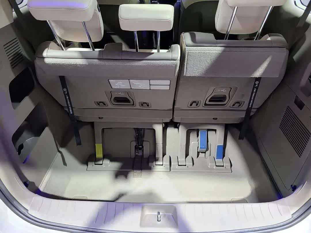 全新起亚Carnival“嘉华”