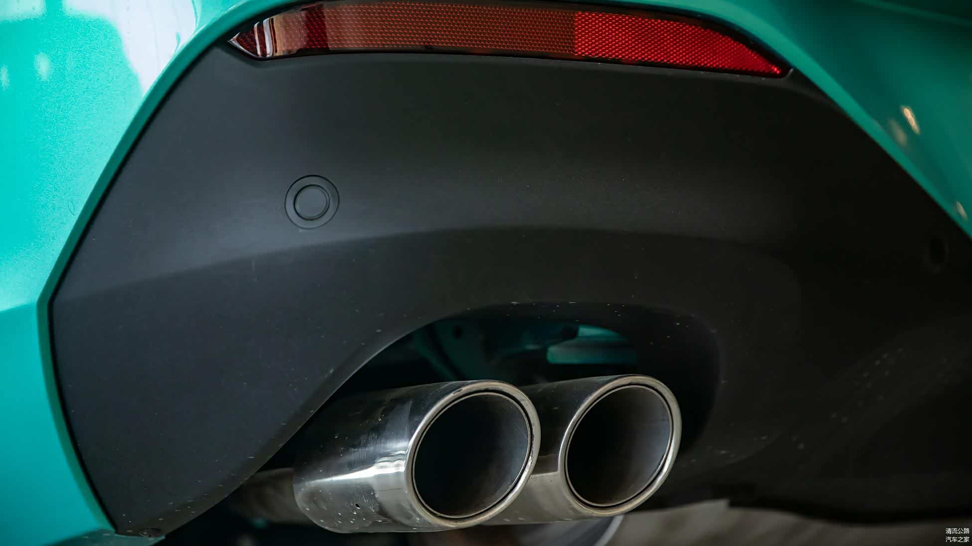 排气采用双边双出设计