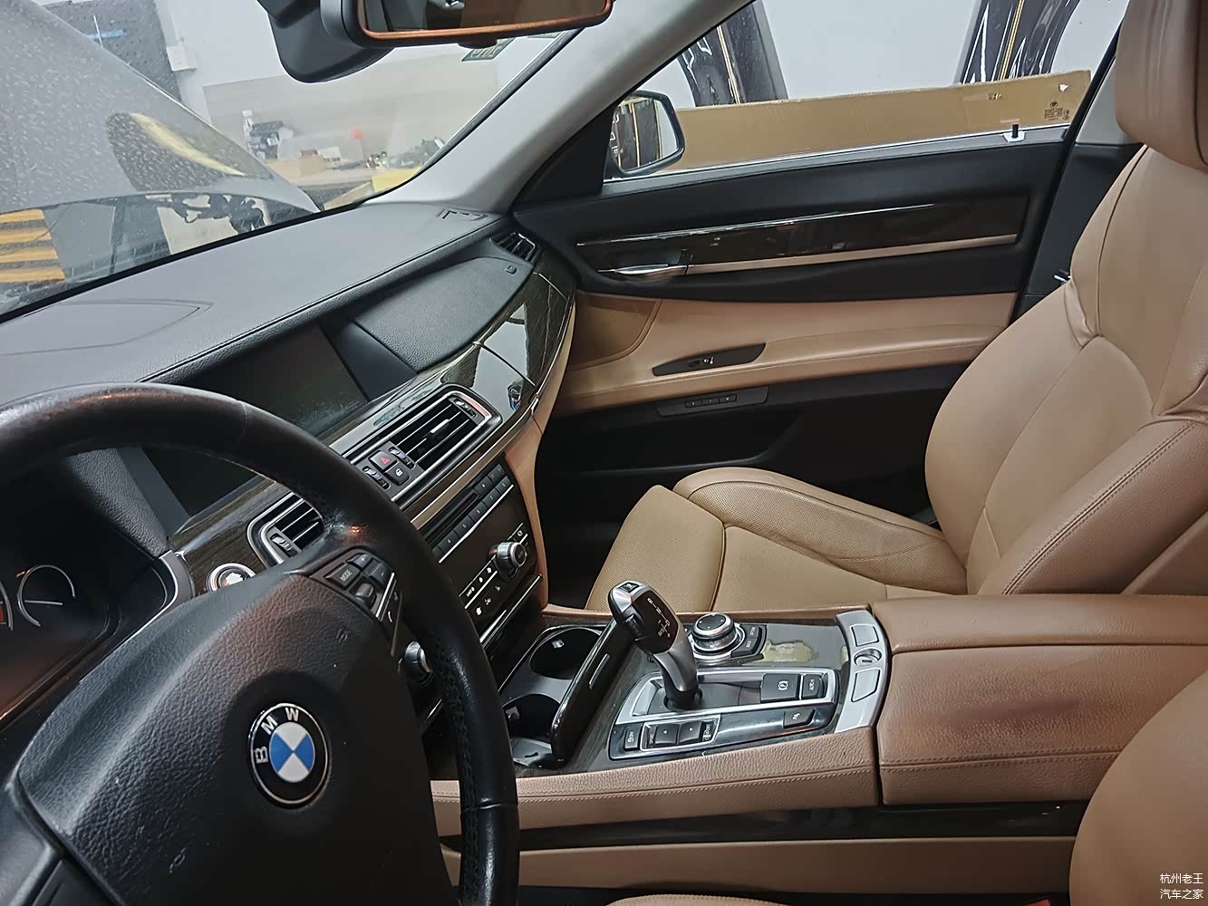 原车水晶三件套和大屏