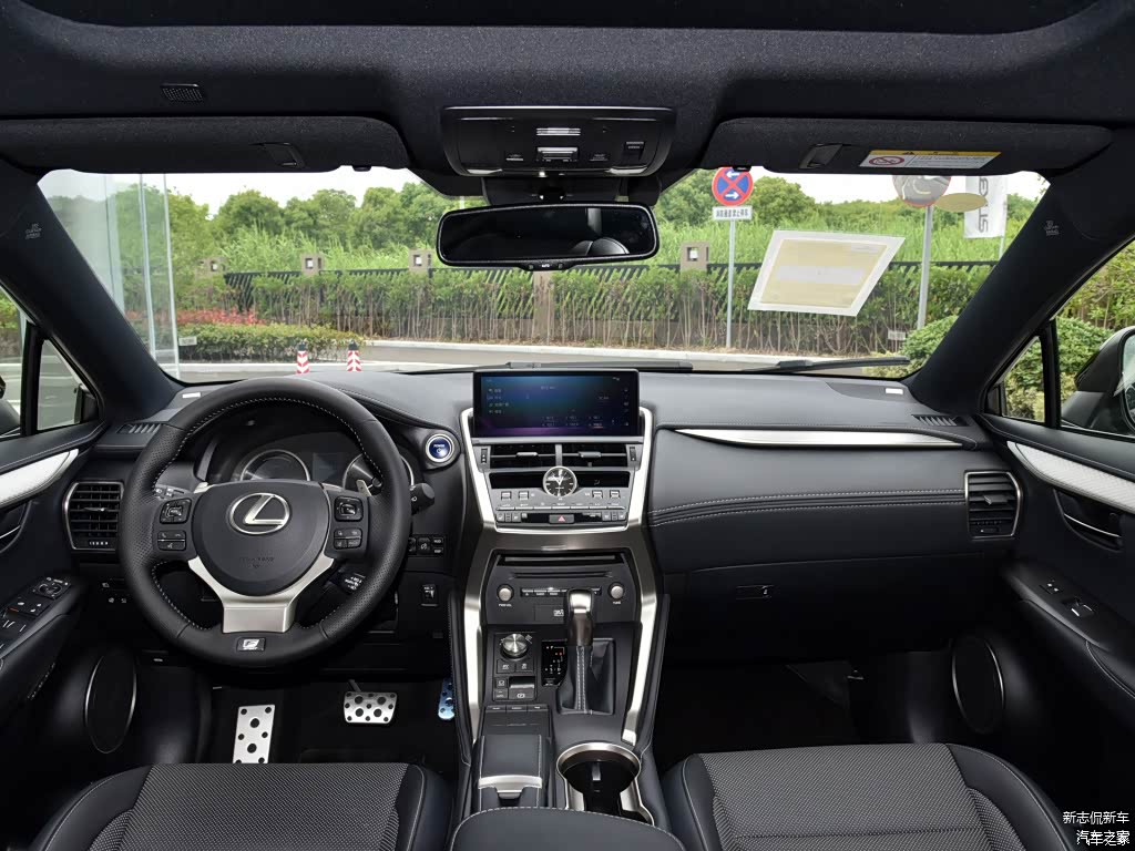 配图为2020款 300h 全驱 F SPORT 国VI