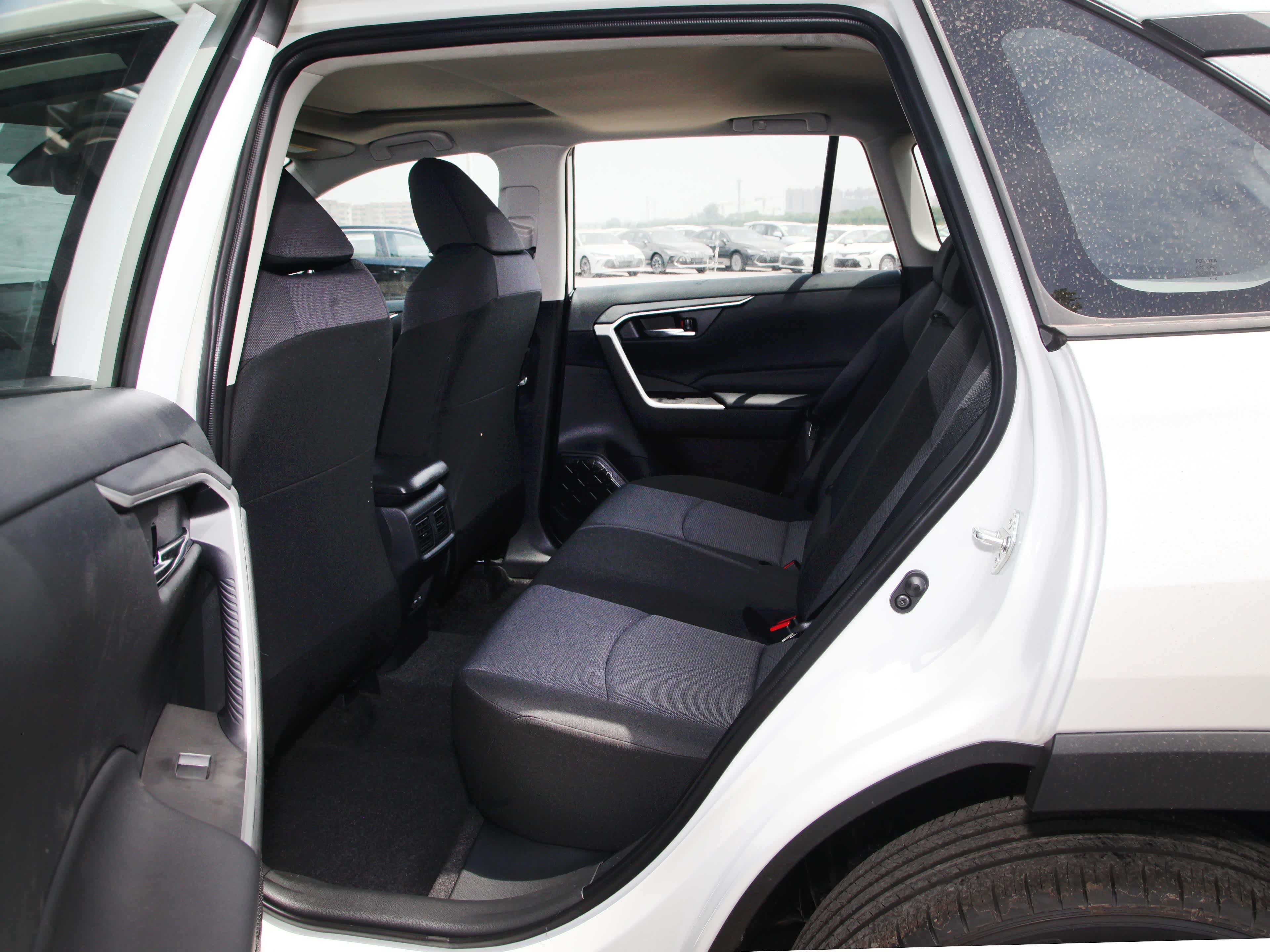 RAV4荣放/引自汽车之家图库