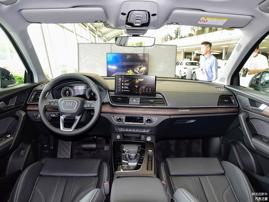 配图为2021款 45 TFSI 臻选动感型