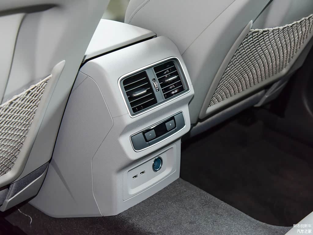 配图为2021款 40 TFSI 时尚动感型