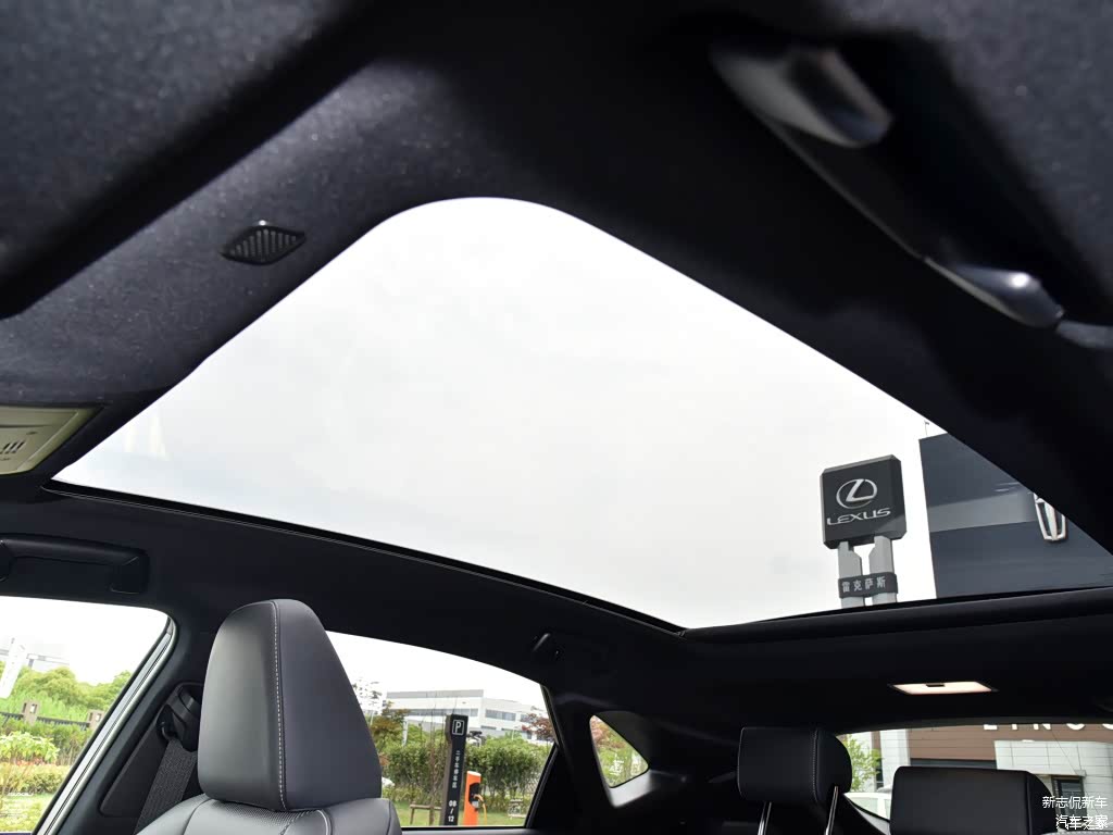 配图为2020款 300h 全驱 F SPORT 国VI