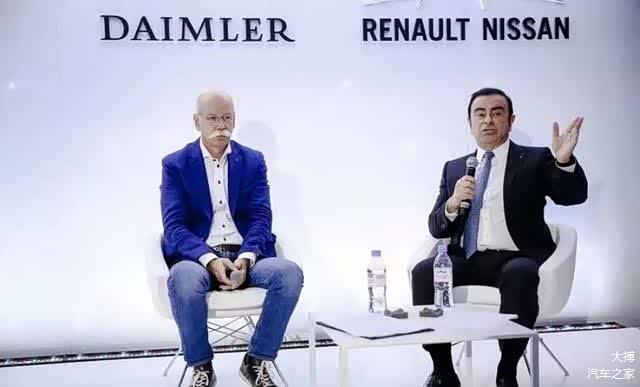 虽然不在合作开发，但依旧保持着各自的持股比例。