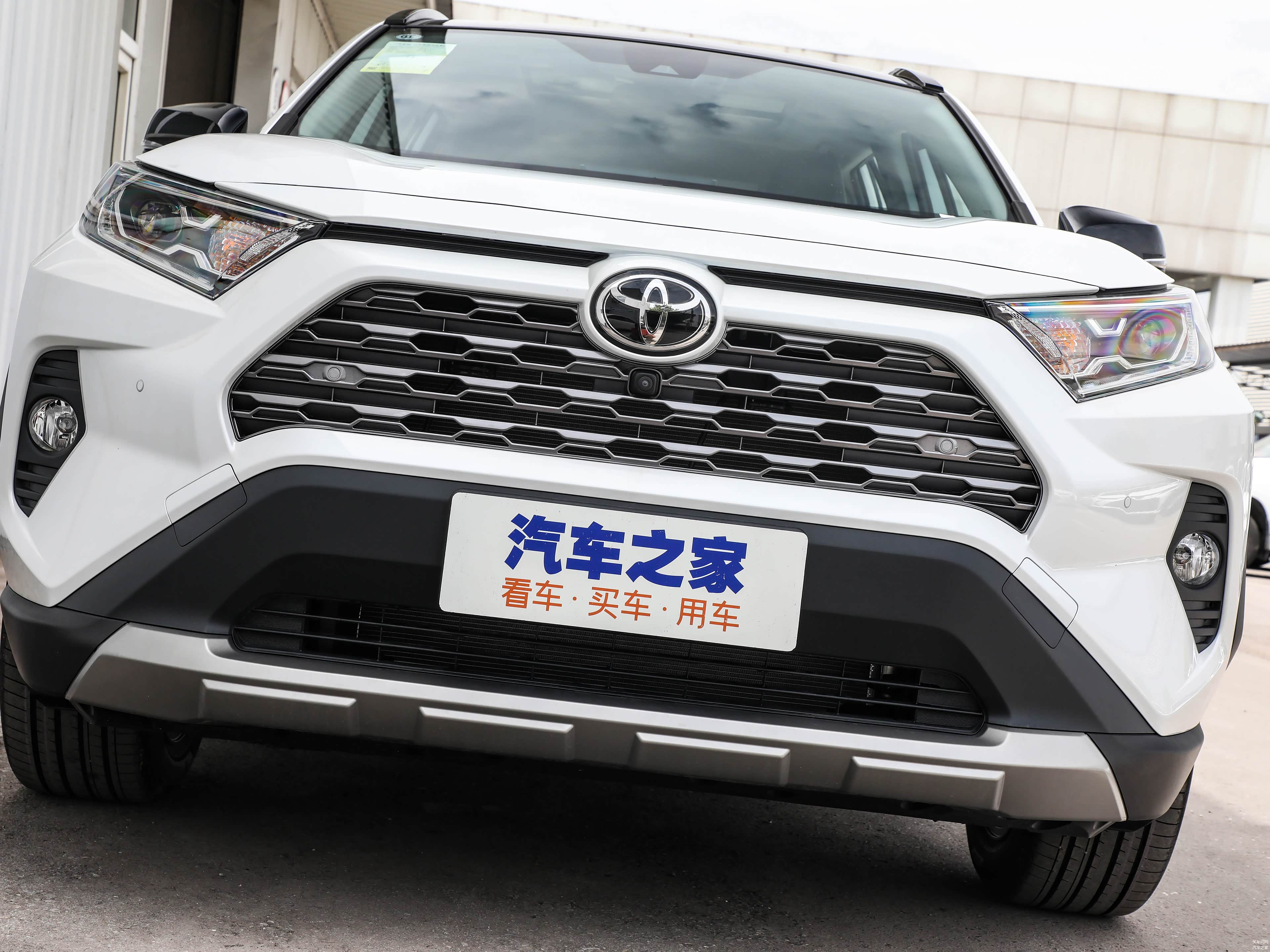 RAV4荣放越野外观套件/引自汽车之家图库