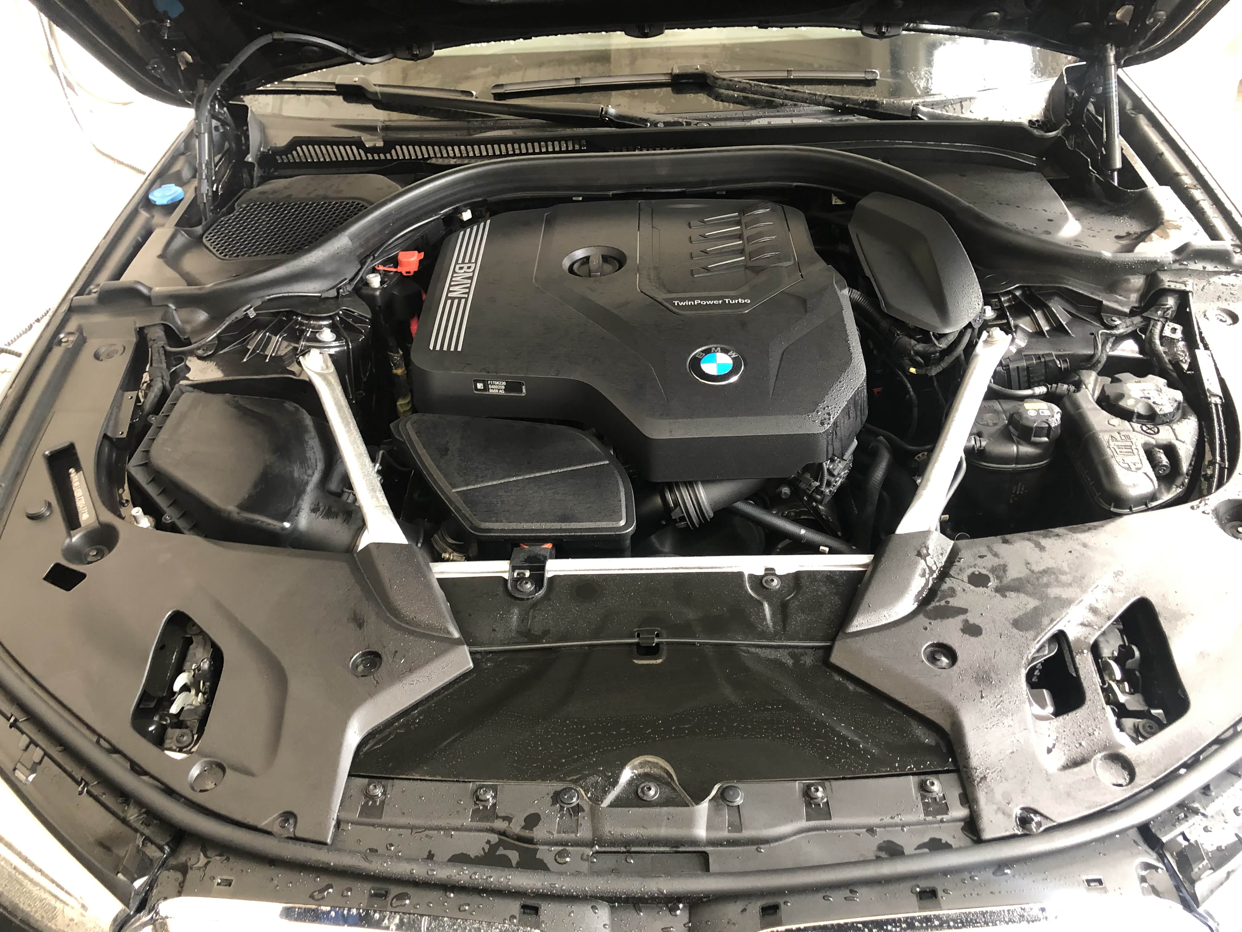 机舱看一眼，实物还是很震撼的，新款B48TU0发动机，虽然功率扭矩没变，但bug还是修补了不少