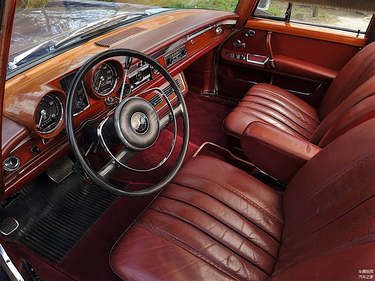 Mercedes-Benz 600内饰