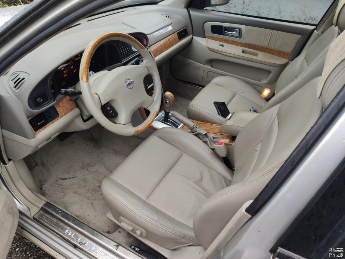 看到座椅的第一眼就知道了，5万公里不假。