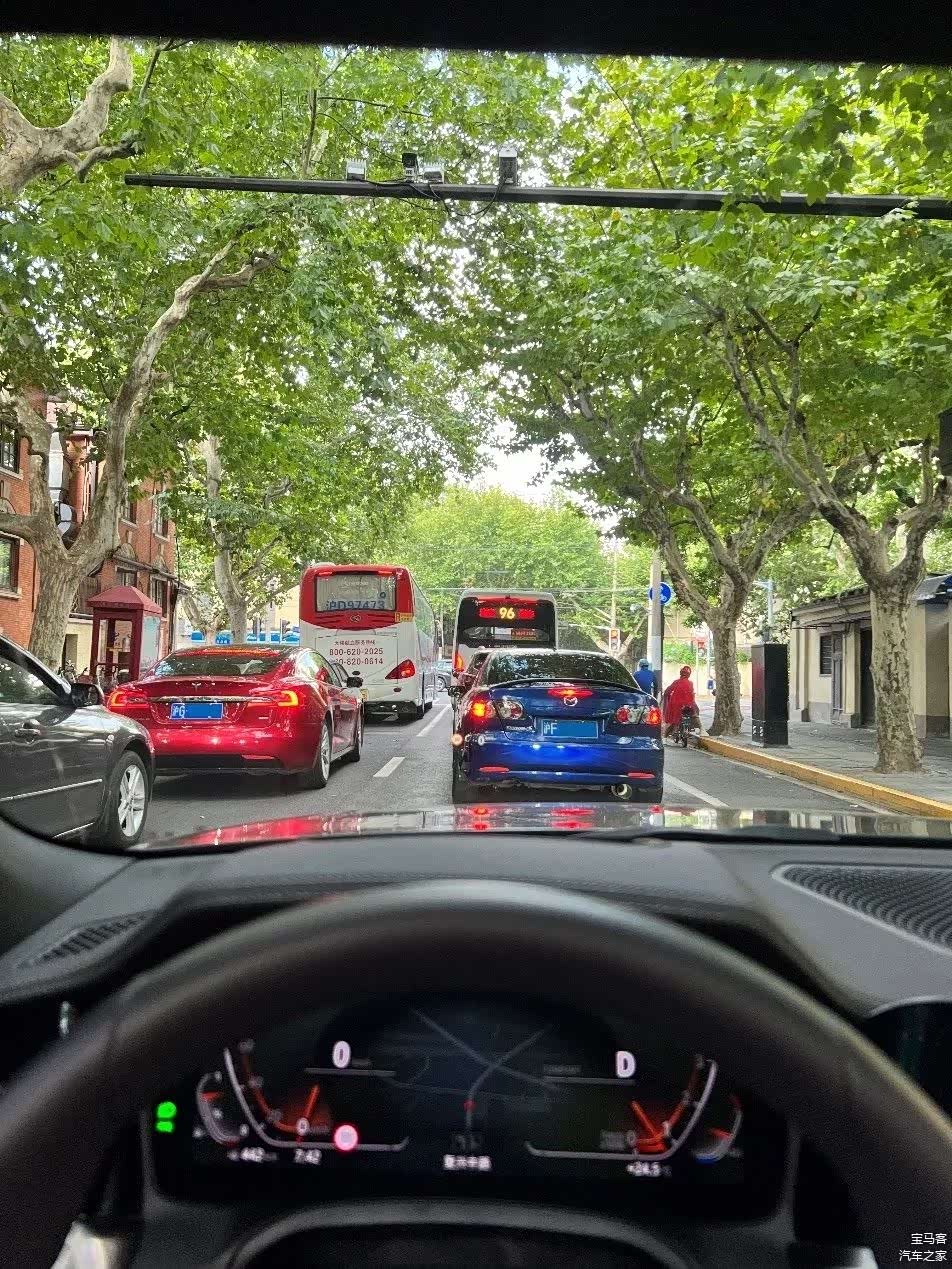 春暖花开时，篷开迎风日