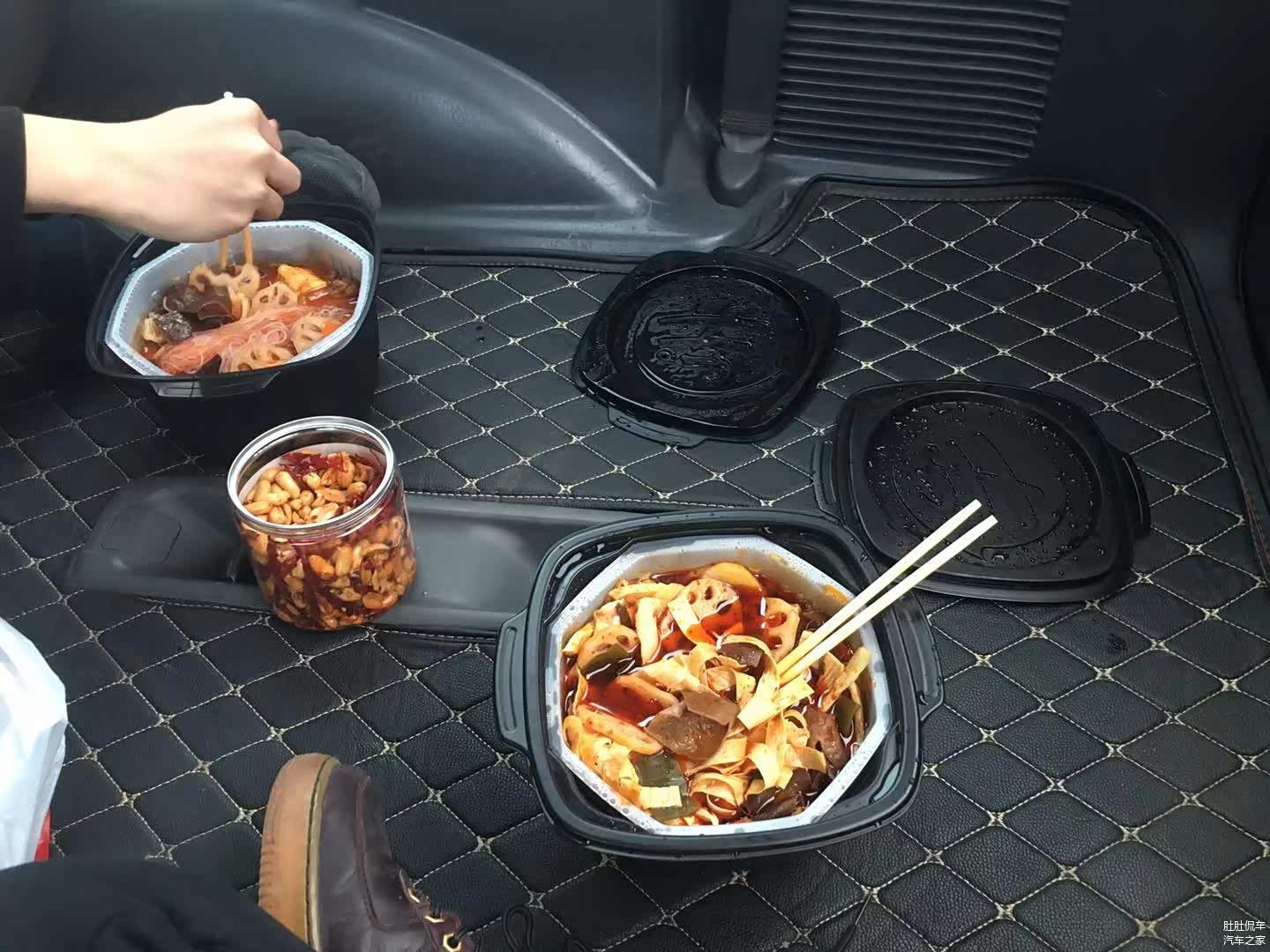 霸道的后备箱不是一般的大