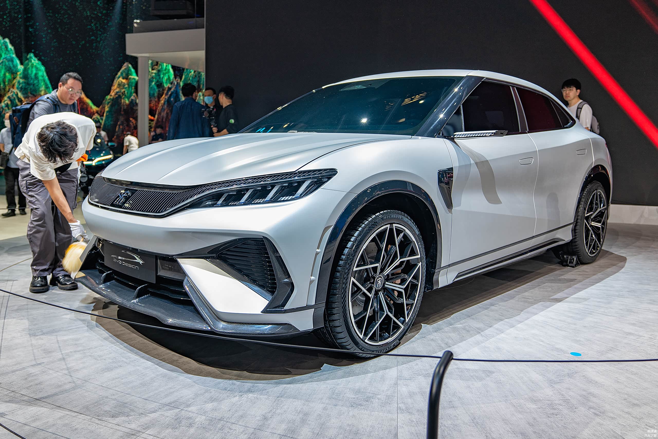 比亚迪宋L概念车