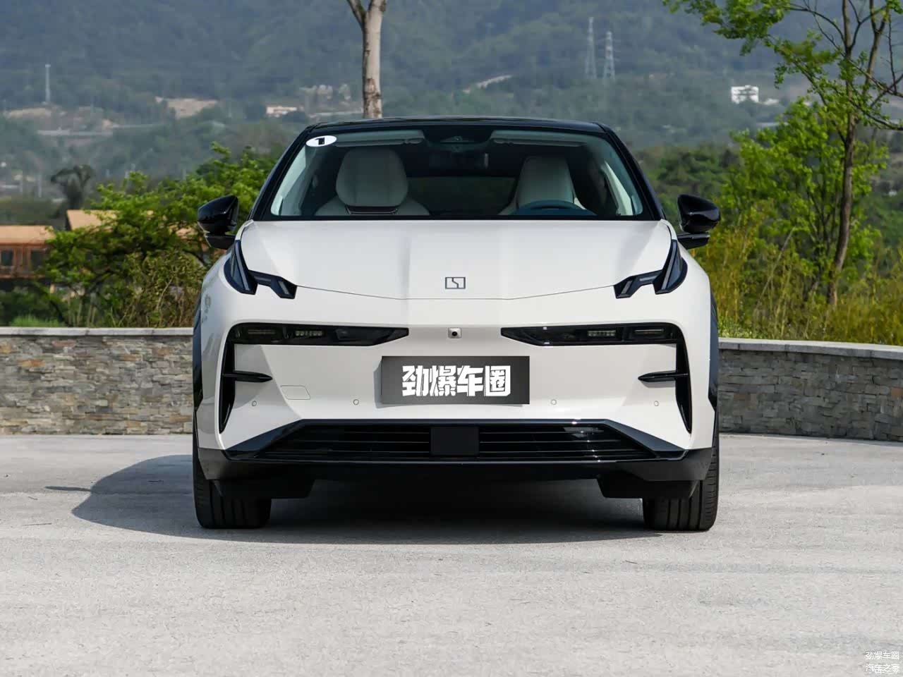 2023款 YOU版 四座四驱 22.98万元