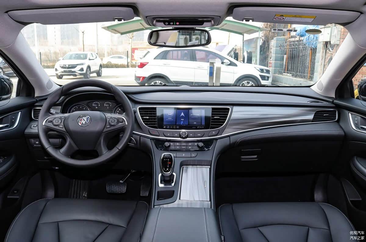 （现款别克君越内饰）