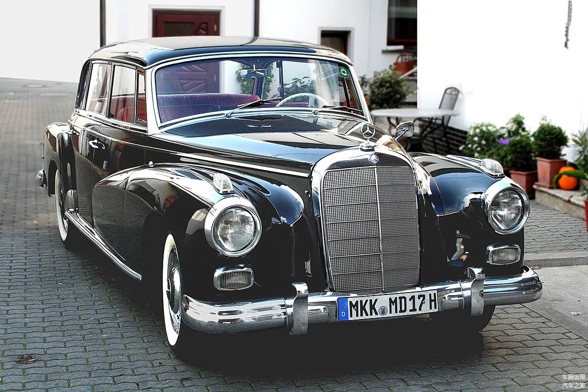 Mercedes-Benz 300