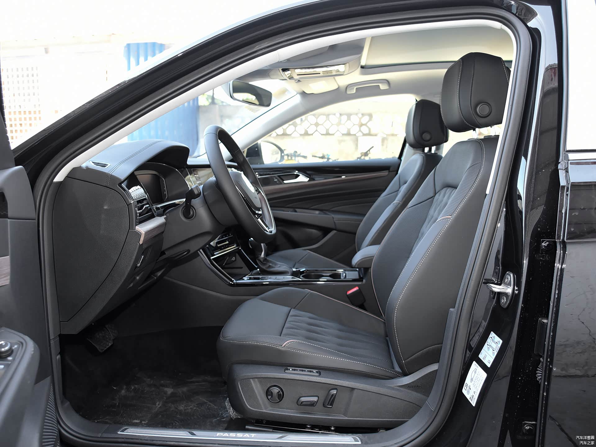 新款帕萨特 380TSI 尊贵版 前排座椅