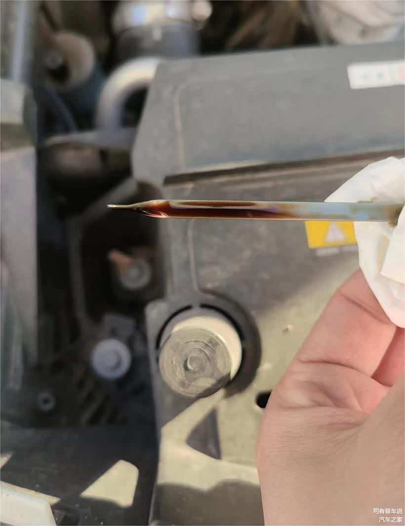 自从加了修复剂后机油大约跑了3500公里，机油并没有明显的消耗