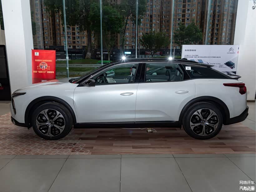 凡尔赛C5X和XM的窗线是不是一样的？