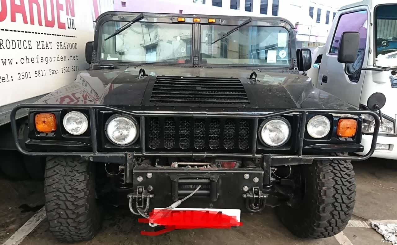 300万的悍马H1，宽到能横躺，油箱157升，有两位演员拥有_车家号_汽车之家