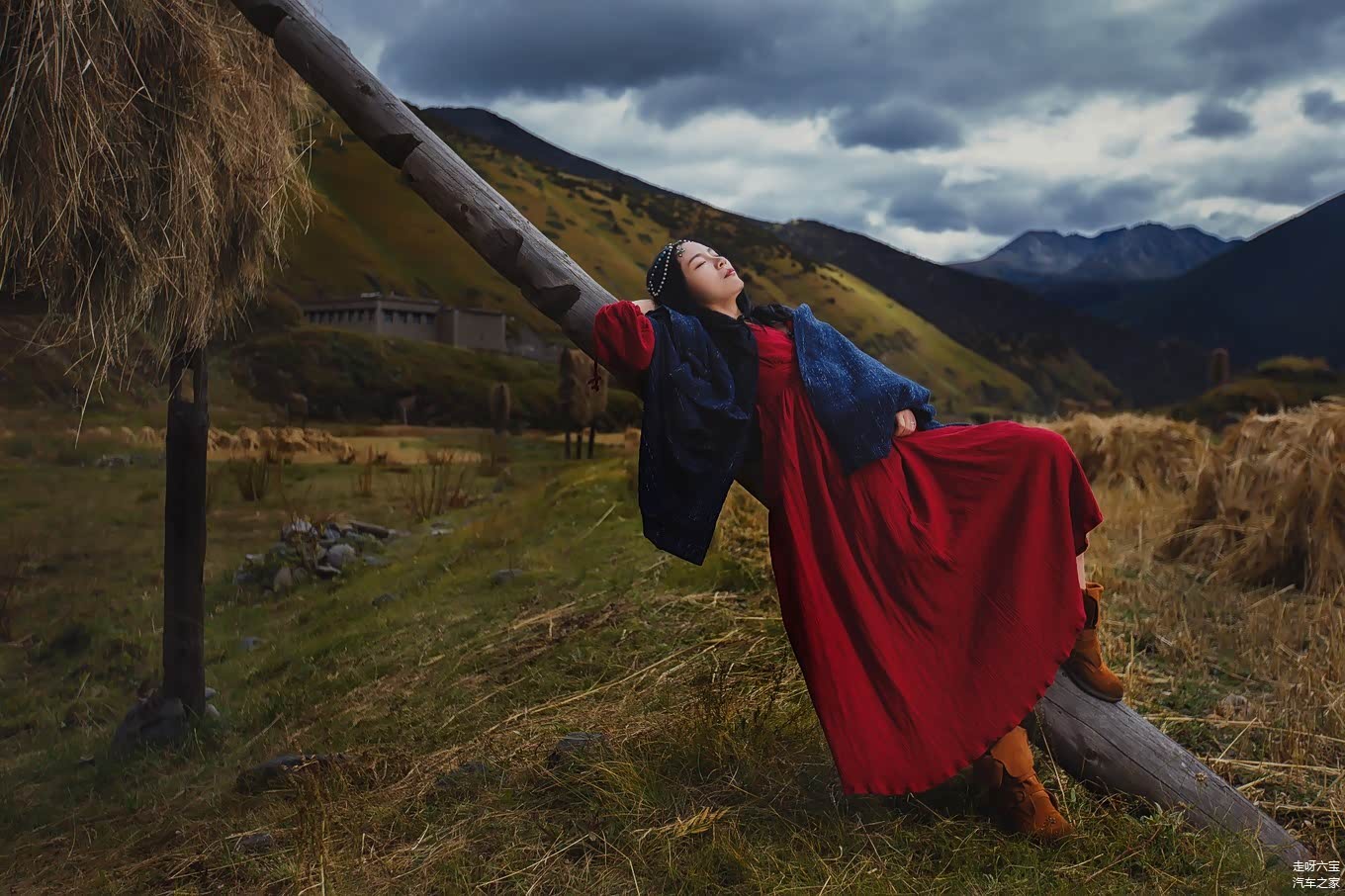 摆拍张人像照片