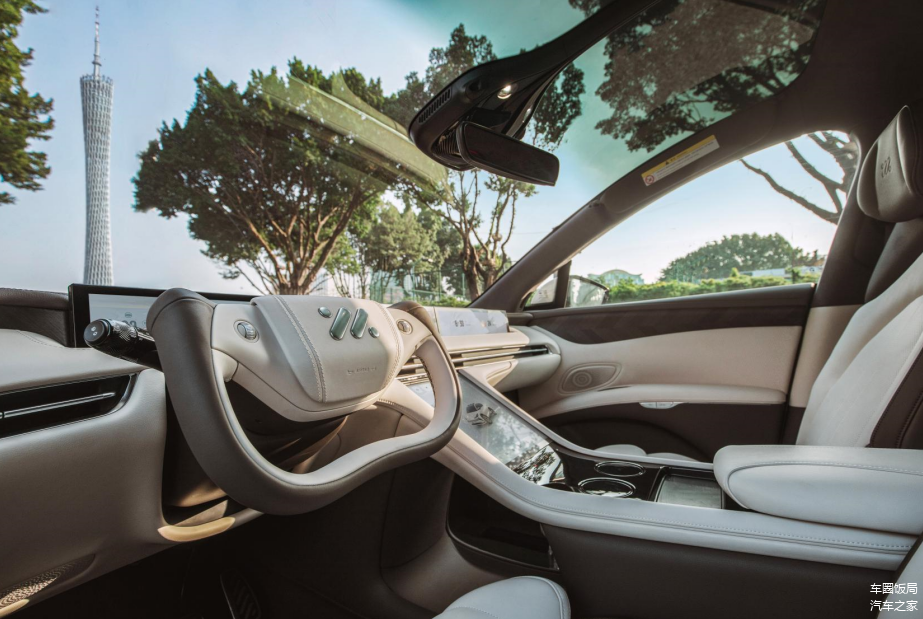 智己LS7 Urban Fit驾驶舱