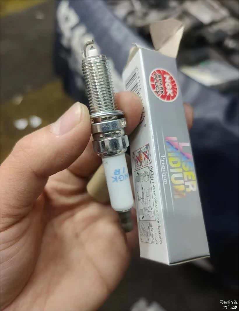 新的火花塞。涡轮机的火花塞有点小贵，一支80，四支总计320。