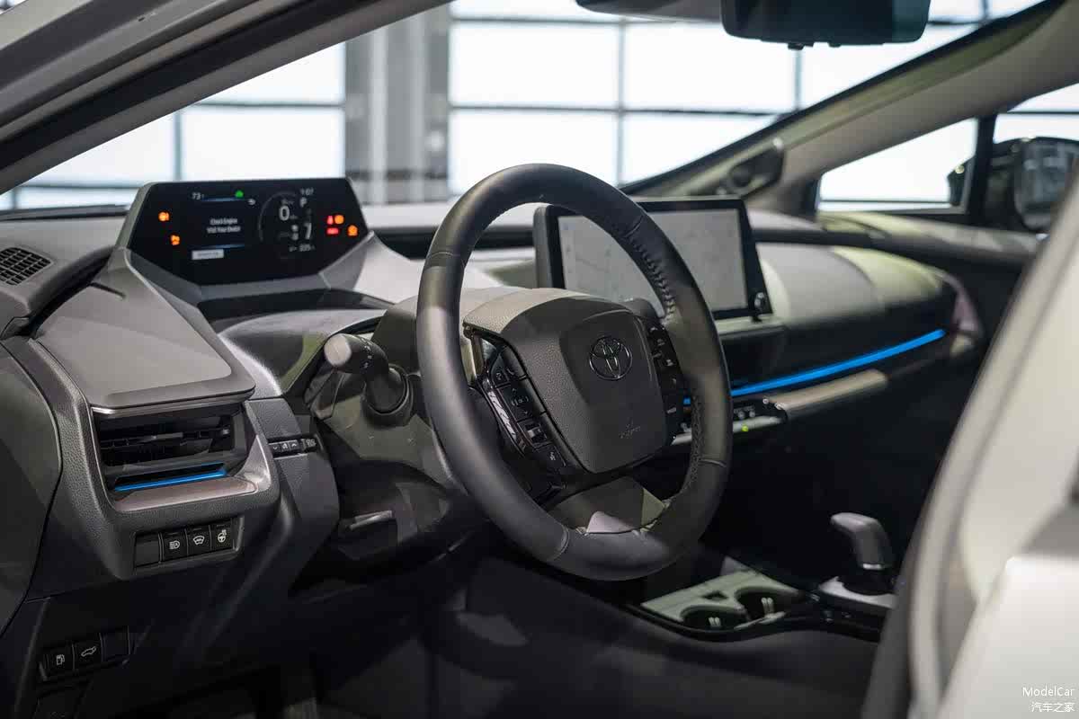 整个座舱还是比较有科技感