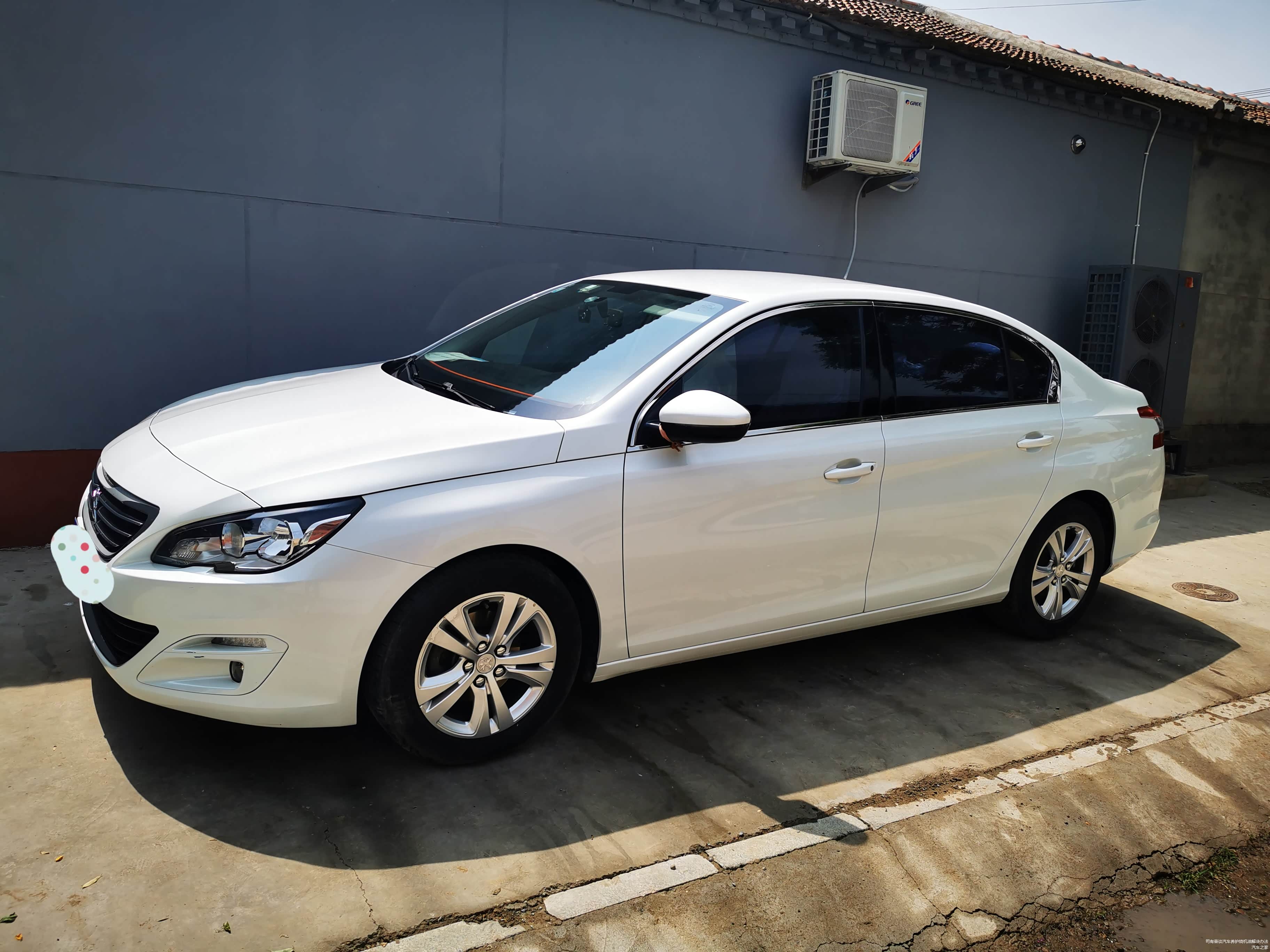 修长的车身，看着非常大气，优雅，精致。