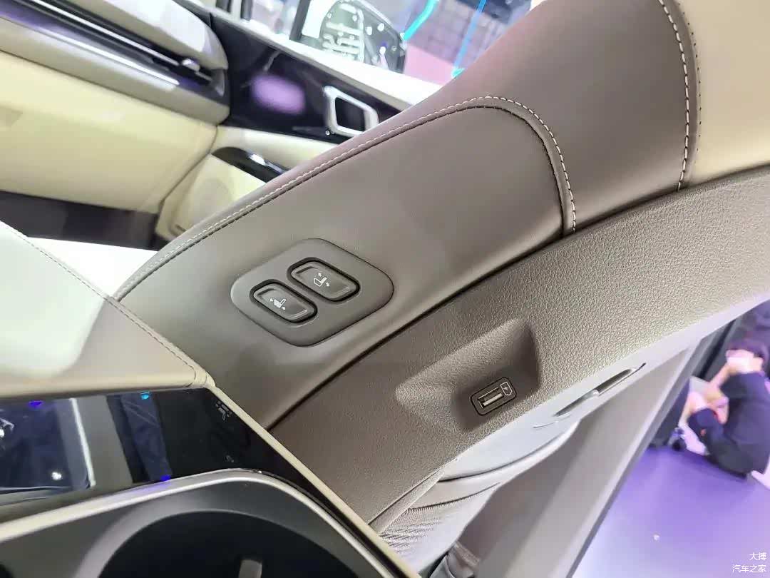 全新起亚Carnival“嘉华”韩版车型配置