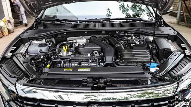 （图为速腾 300TSI DSG卓越版）