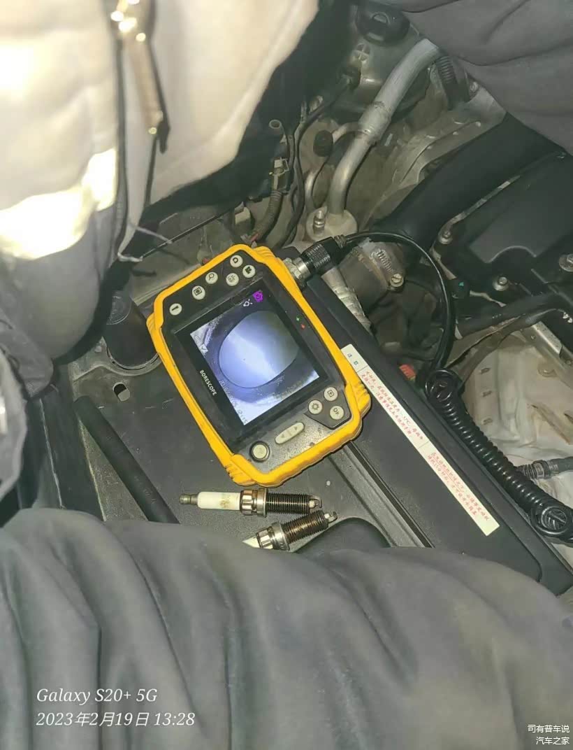 三缸活塞光亮如新，原来厚厚的积碳被清除的干干净净