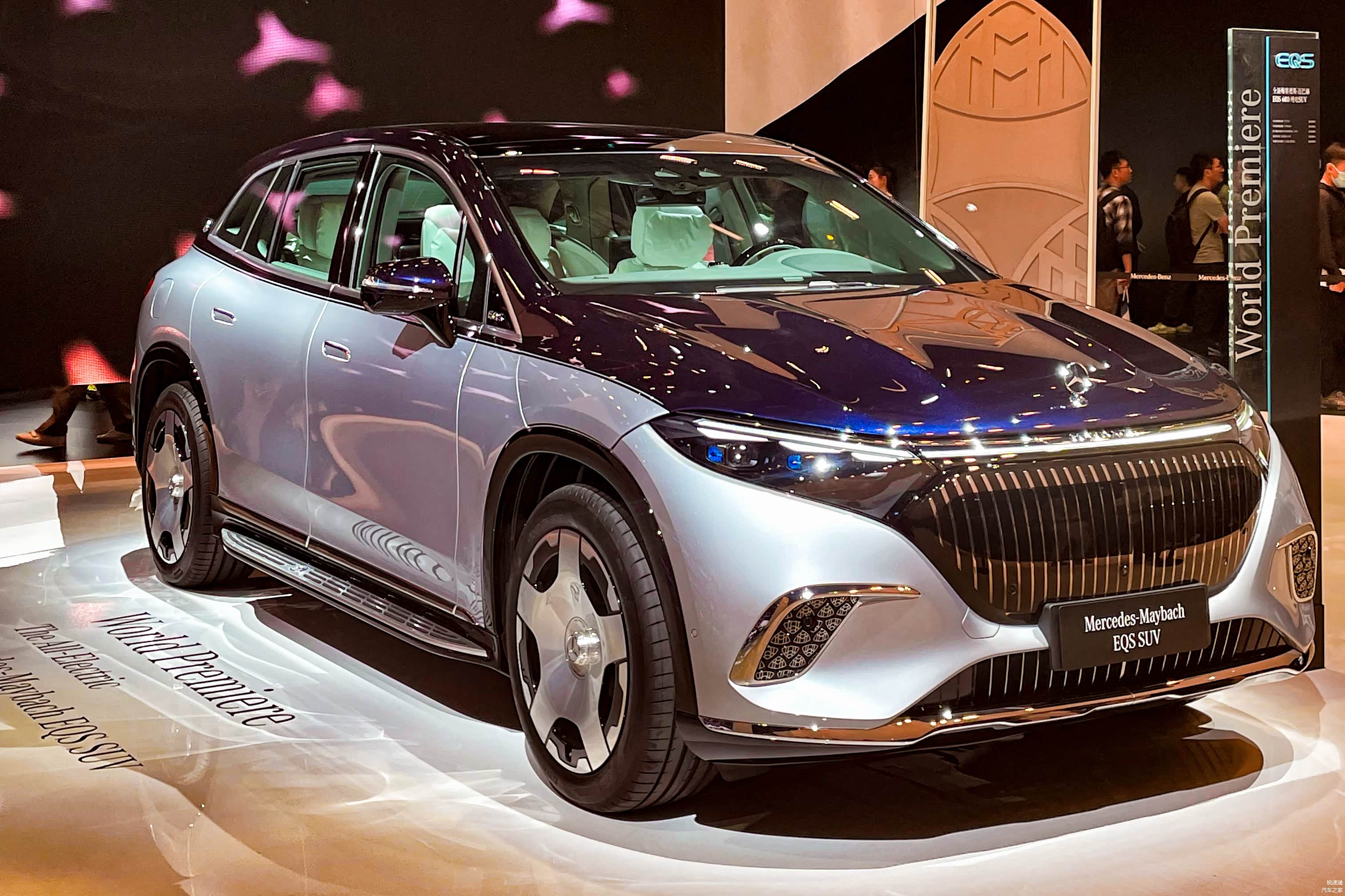 迈巴赫EQS是迈巴赫首款量产纯电车型