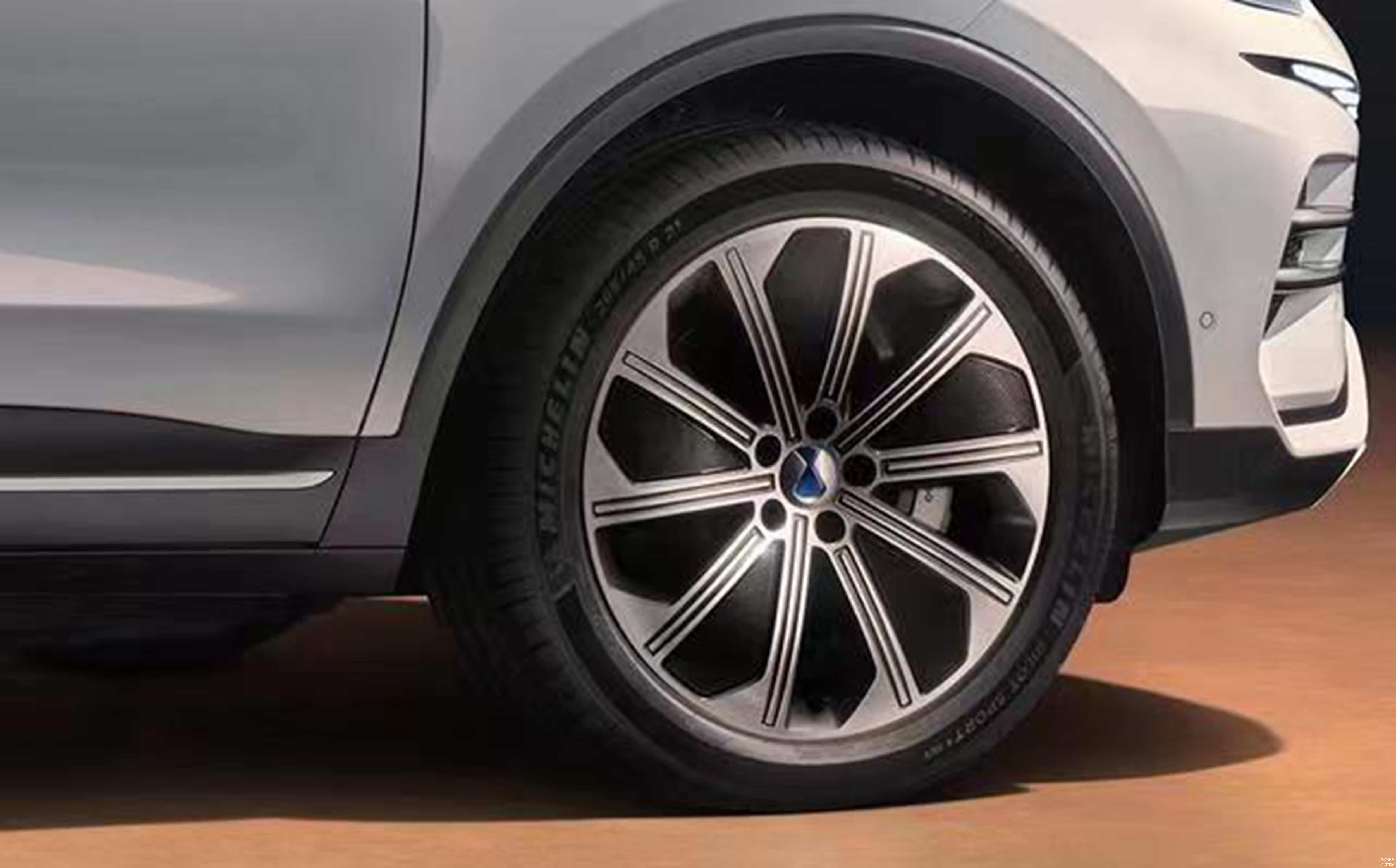 21英寸半封闭式轮毂