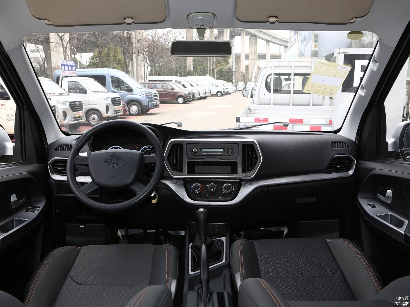 （非精英型内饰）