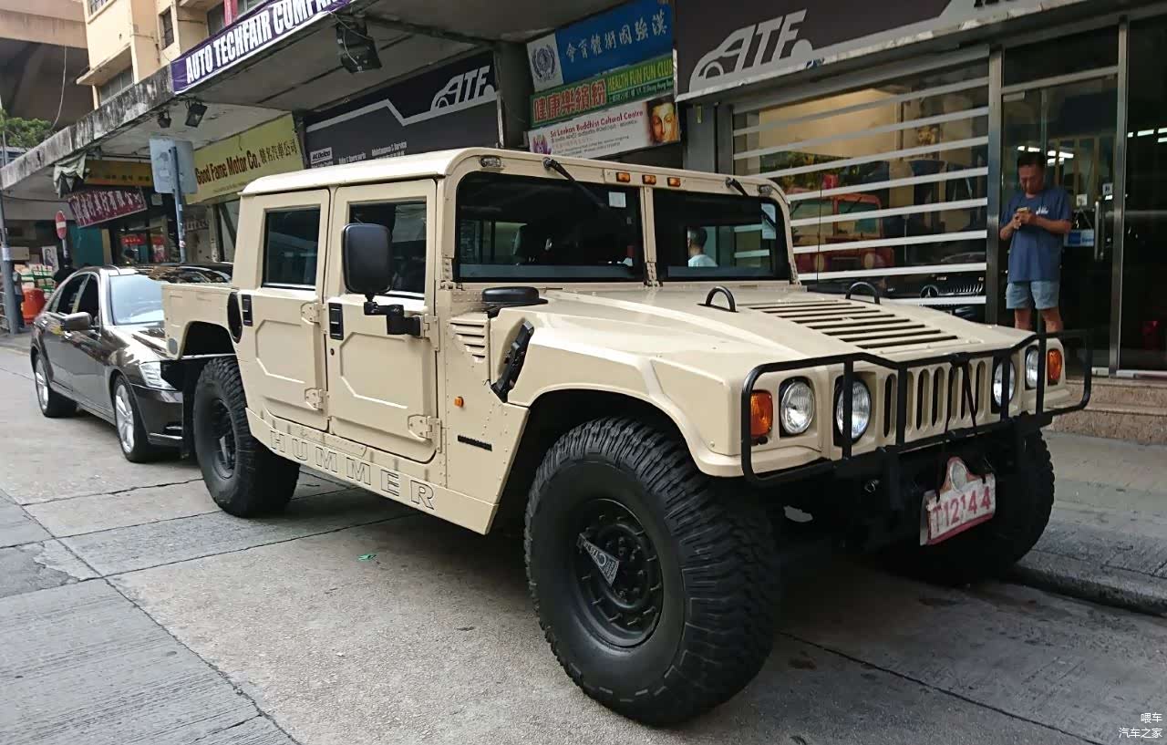 300万的悍马H1，宽到能横躺，油箱157升，有两位演员拥有_车家号_汽车之家