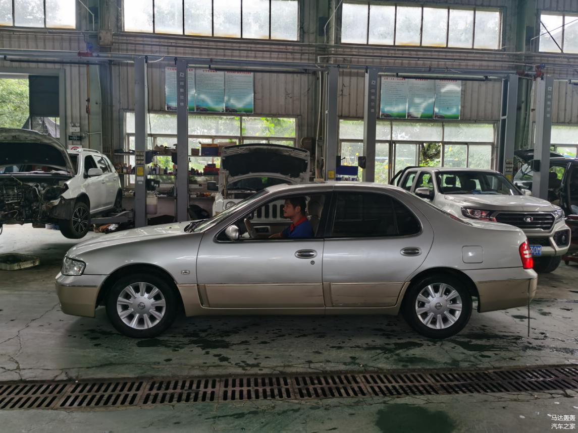 为了达到最好的，给蓝鸟安排全车漆。